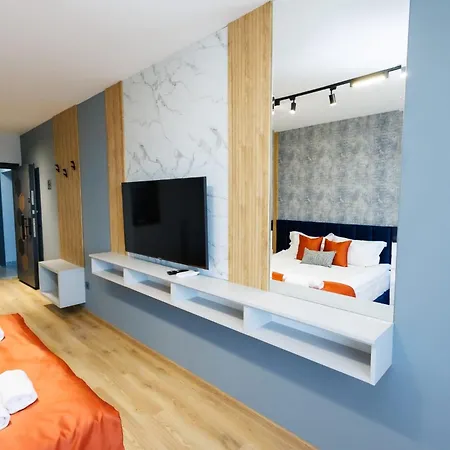 Boulevard Hotel *